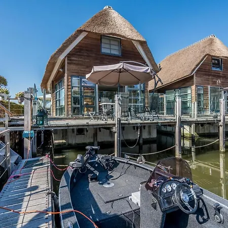 Nautic - Watervilla's Zuiderhoeve Feriepark 4*