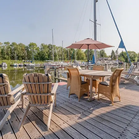 Holiday park Nautic - Watervilla's Zuiderhoeve
