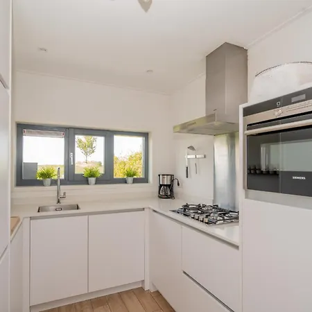 Nautic - Watervilla's Zuiderhoeve 4*