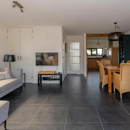 ホリデーパーク Nautic - Watervilla's Zuiderhoeve 4*