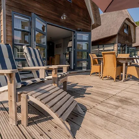 Nautic - Watervilla's Zuiderhoeve ホリデーパーク 4*